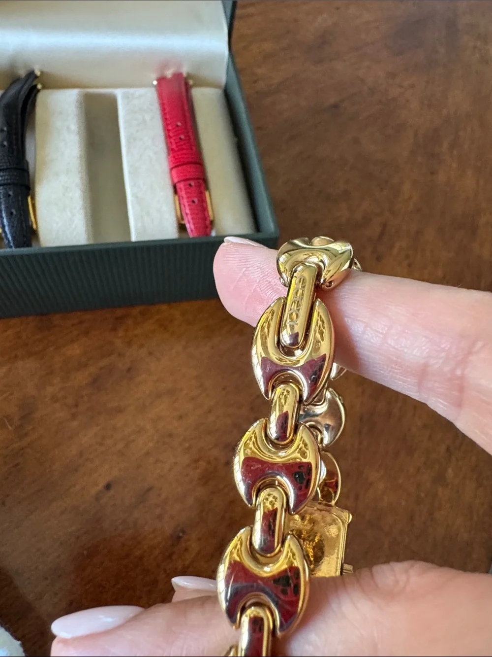 Vintage Gucci Gold-Tone Chain-Link Bracelet Watch with Black and Red Straps